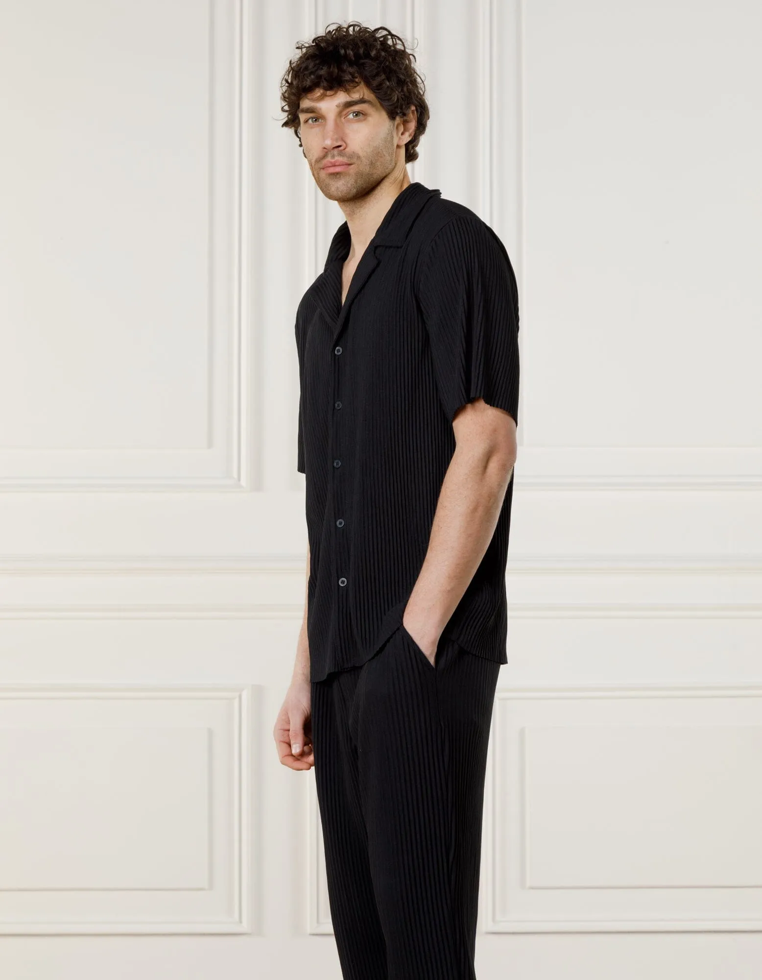 Black Pleated S/S Resort Shirt