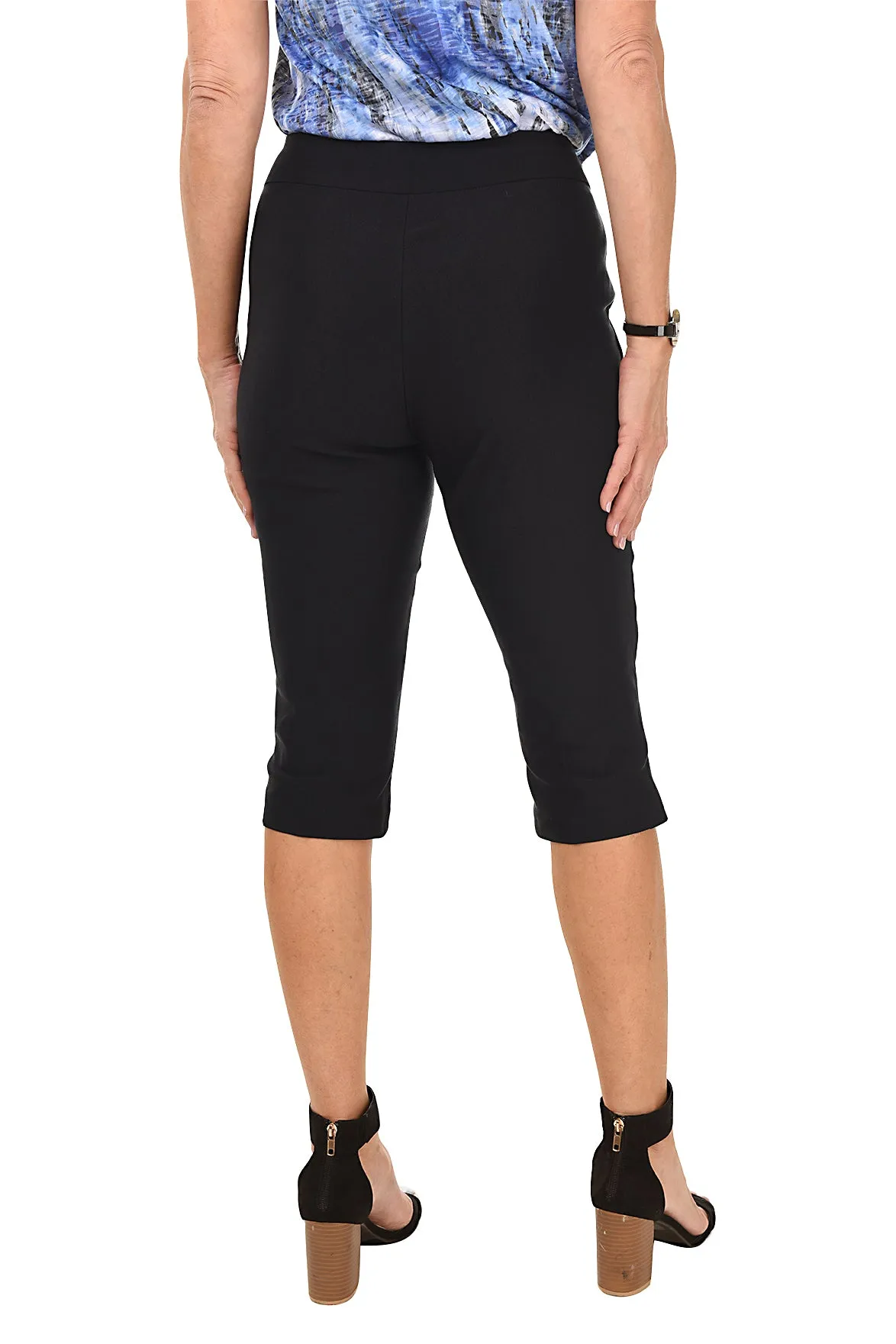 Essentials Color Pull-On Clamdigger Crop Pant